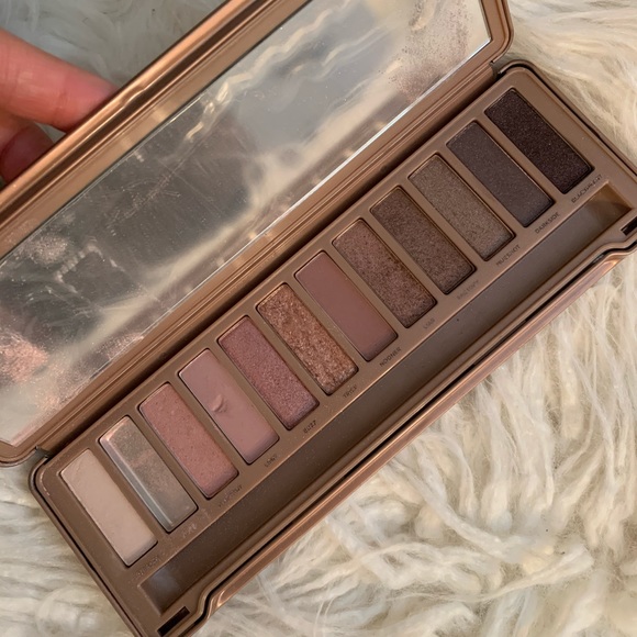 Sold Gently used- Urban Decay Naked 3 - Picture 2 of 2